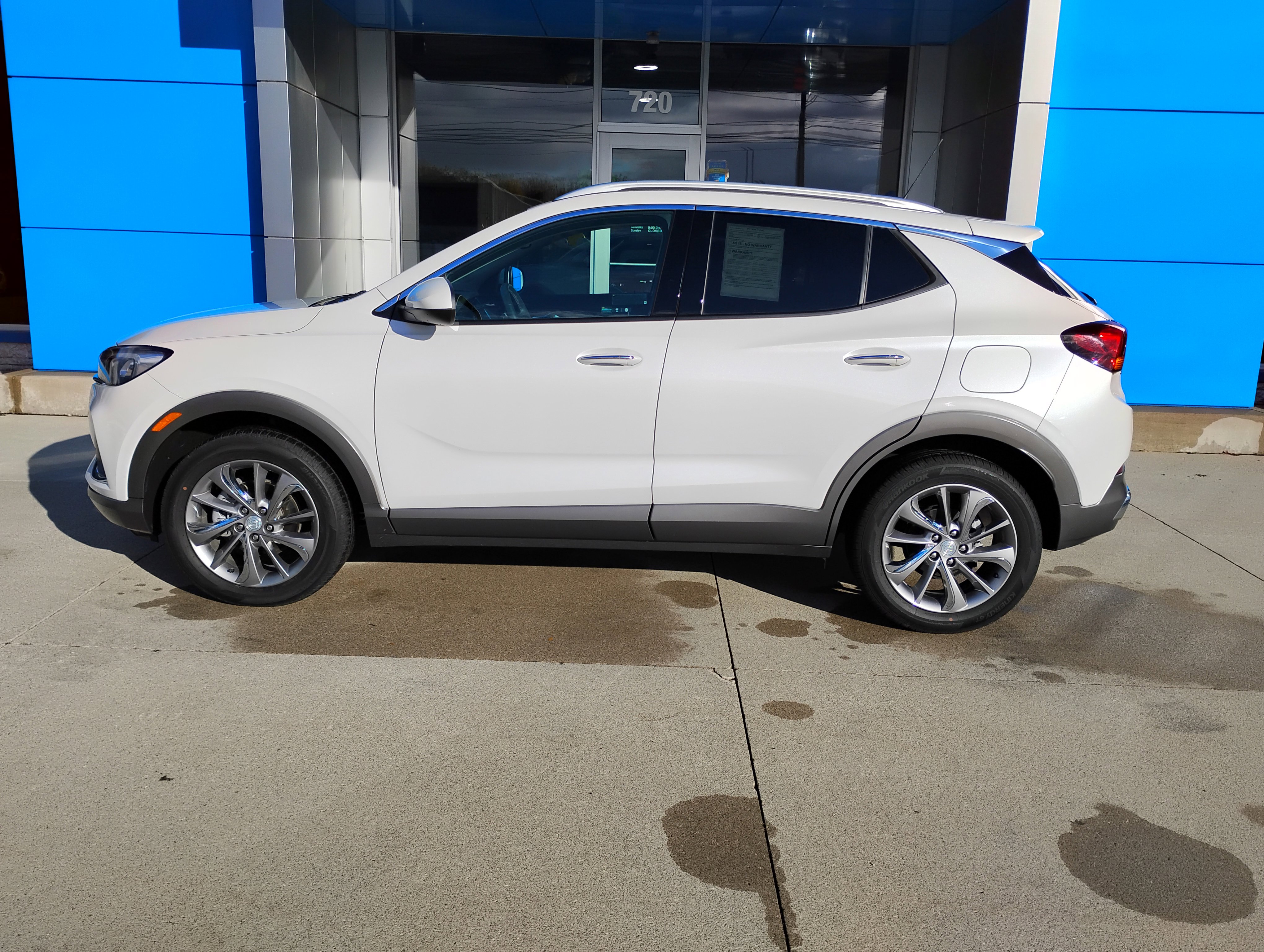 Used 2022 Buick Encore GX Essence w/ Experience Buick Package image 19