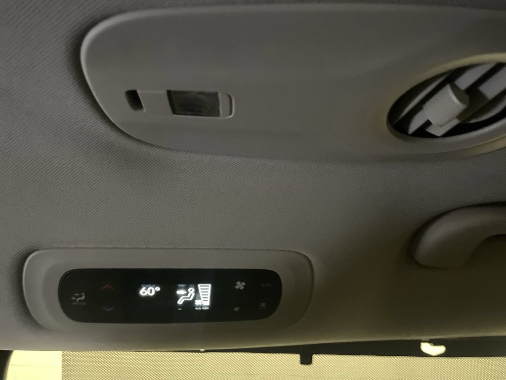 Used 2022 Chrysler Pacifica Touring-L FWD image 14