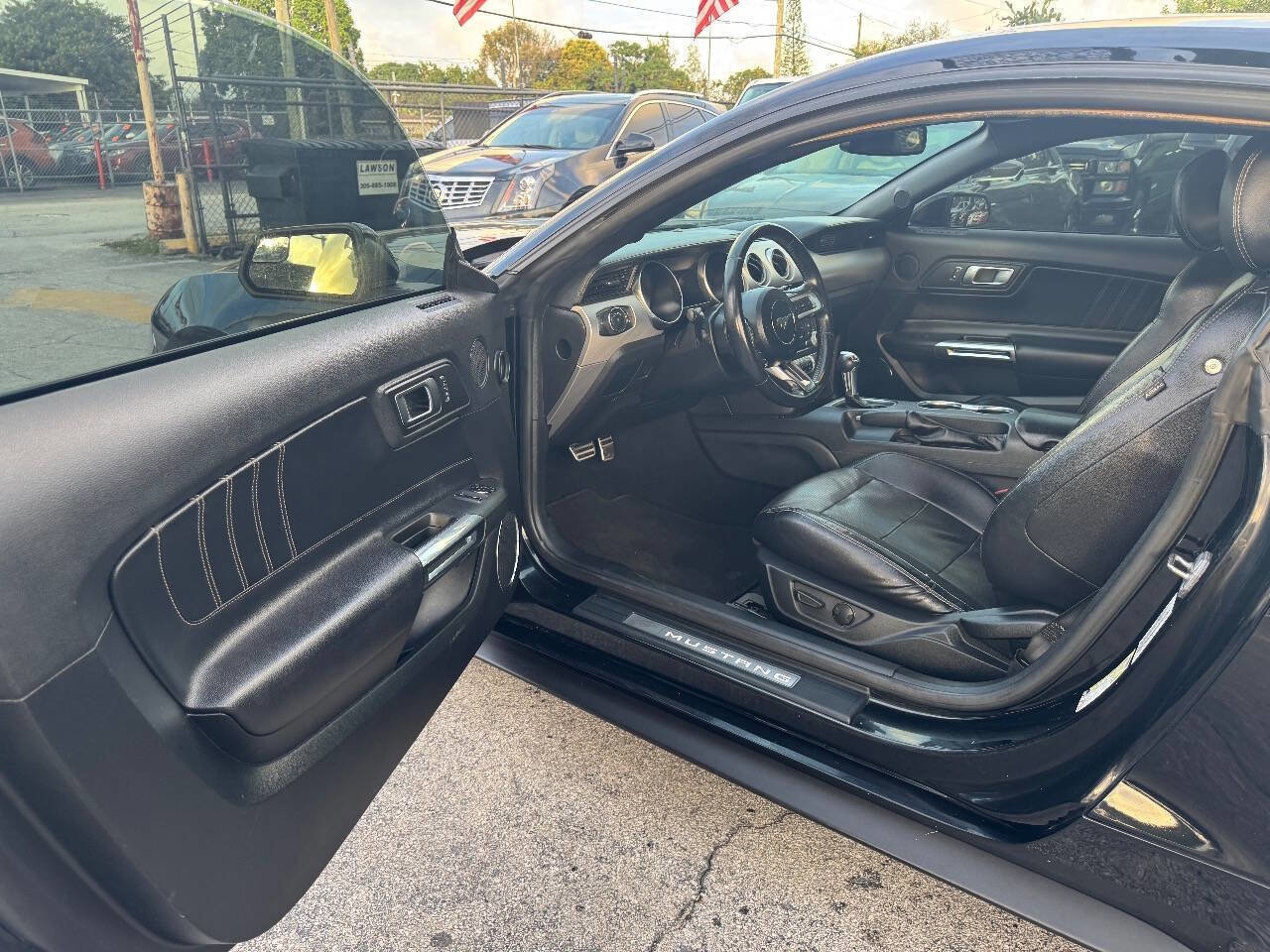 Used 2020 Ford Mustang Premium image 8