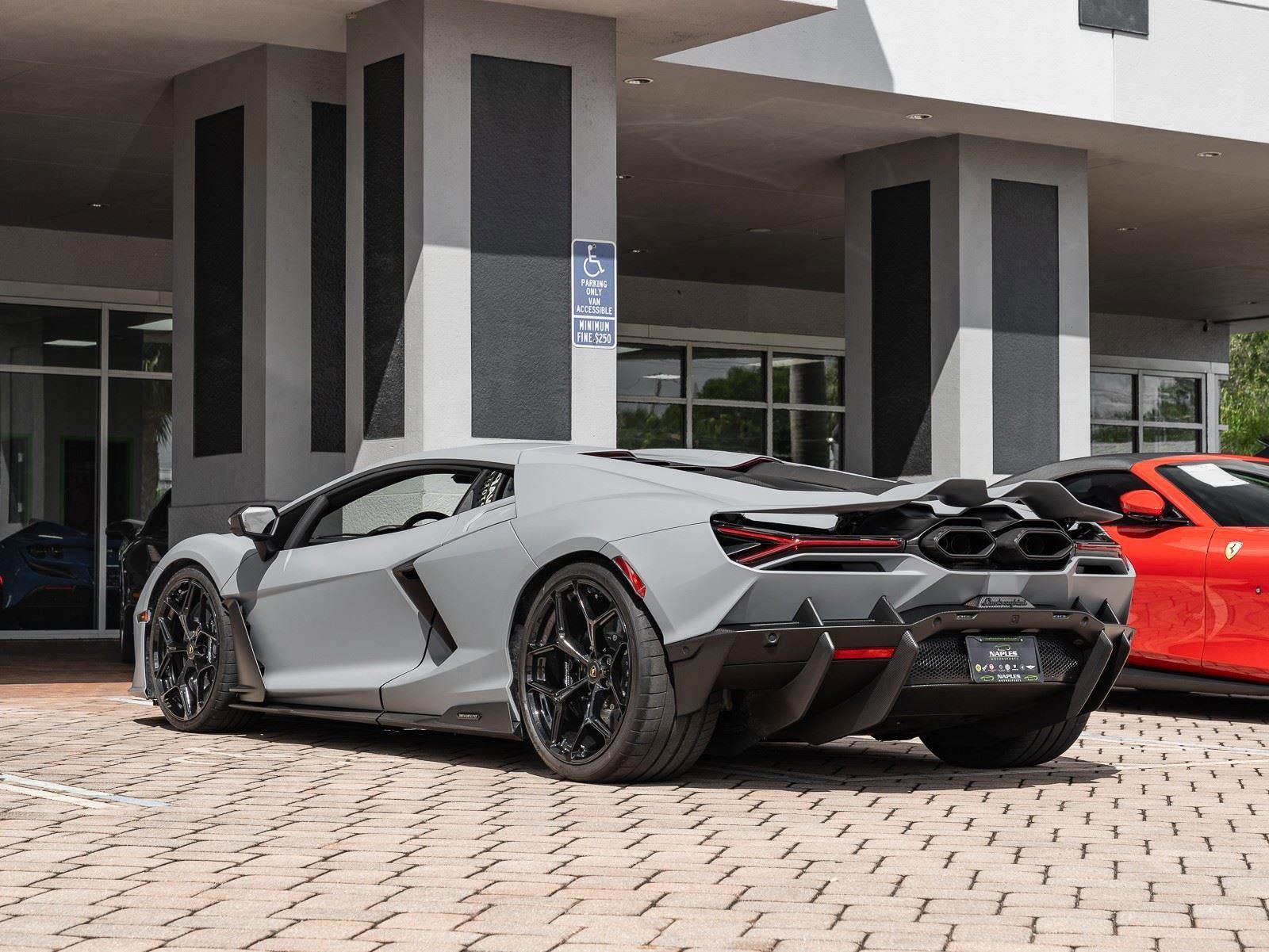 Used 2024 Lamborghini Revuelto image 22