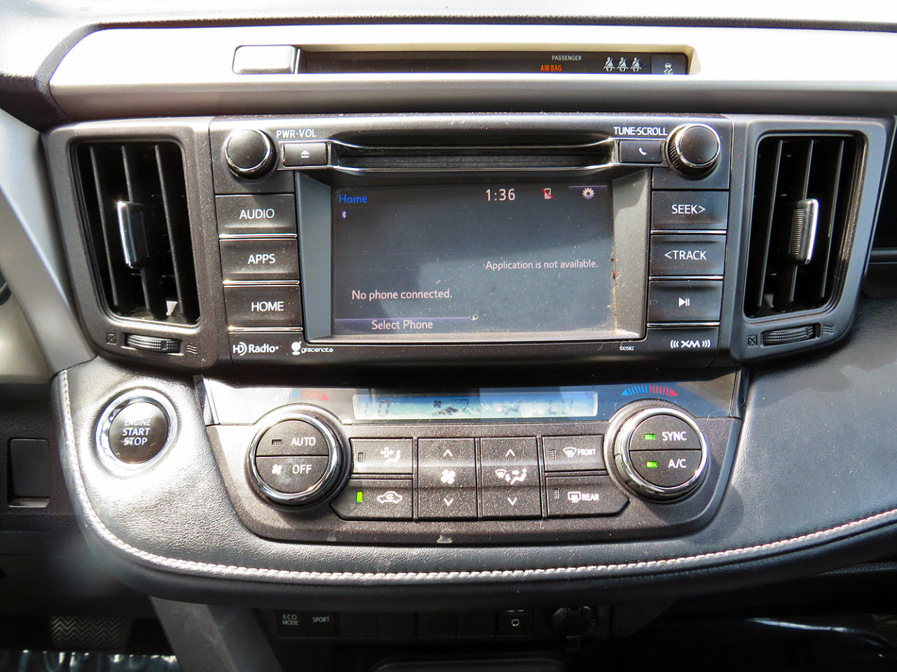 Used 2018 Toyota RAV4 XLE image 28