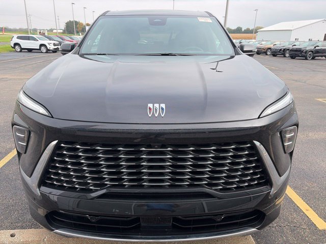 Used 2026 Buick Enclave Avenir AWD/4WD image 2