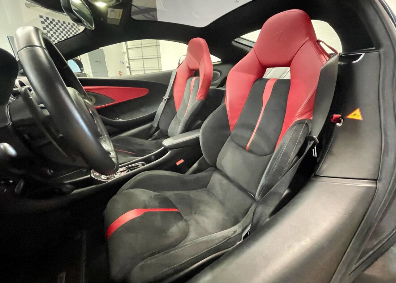 Used 2017 McLaren 570S image 14