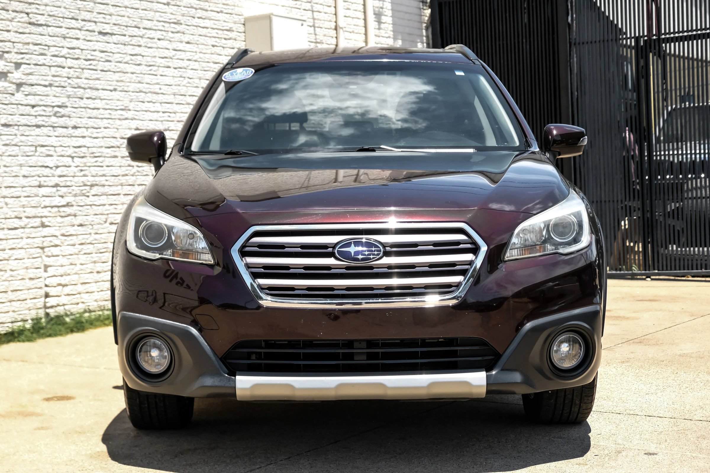 Used 2017 Subaru Outback 2.5i Touring AWD/4WD image 5