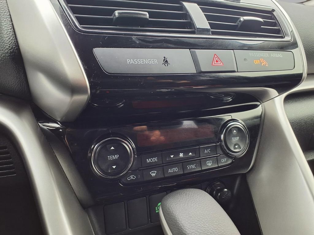 Used 2025 Mitsubishi Eclipse Cross SE image 9