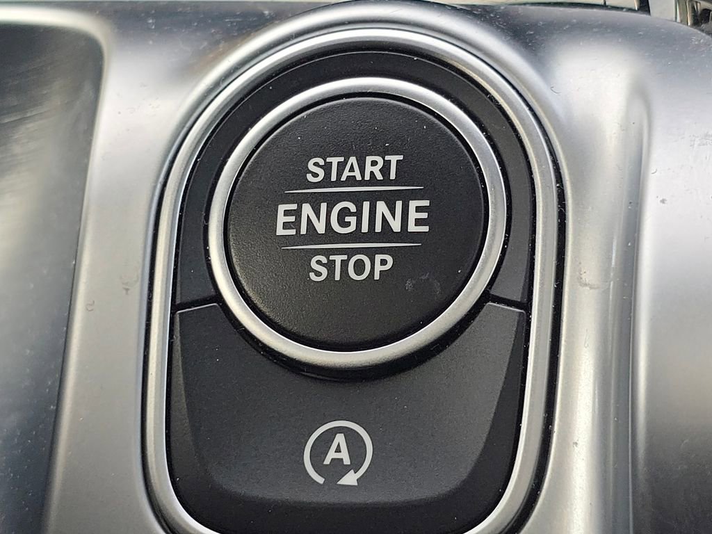 Used 2023 Mercedes-Benz GLB 250 4MATIC image 34