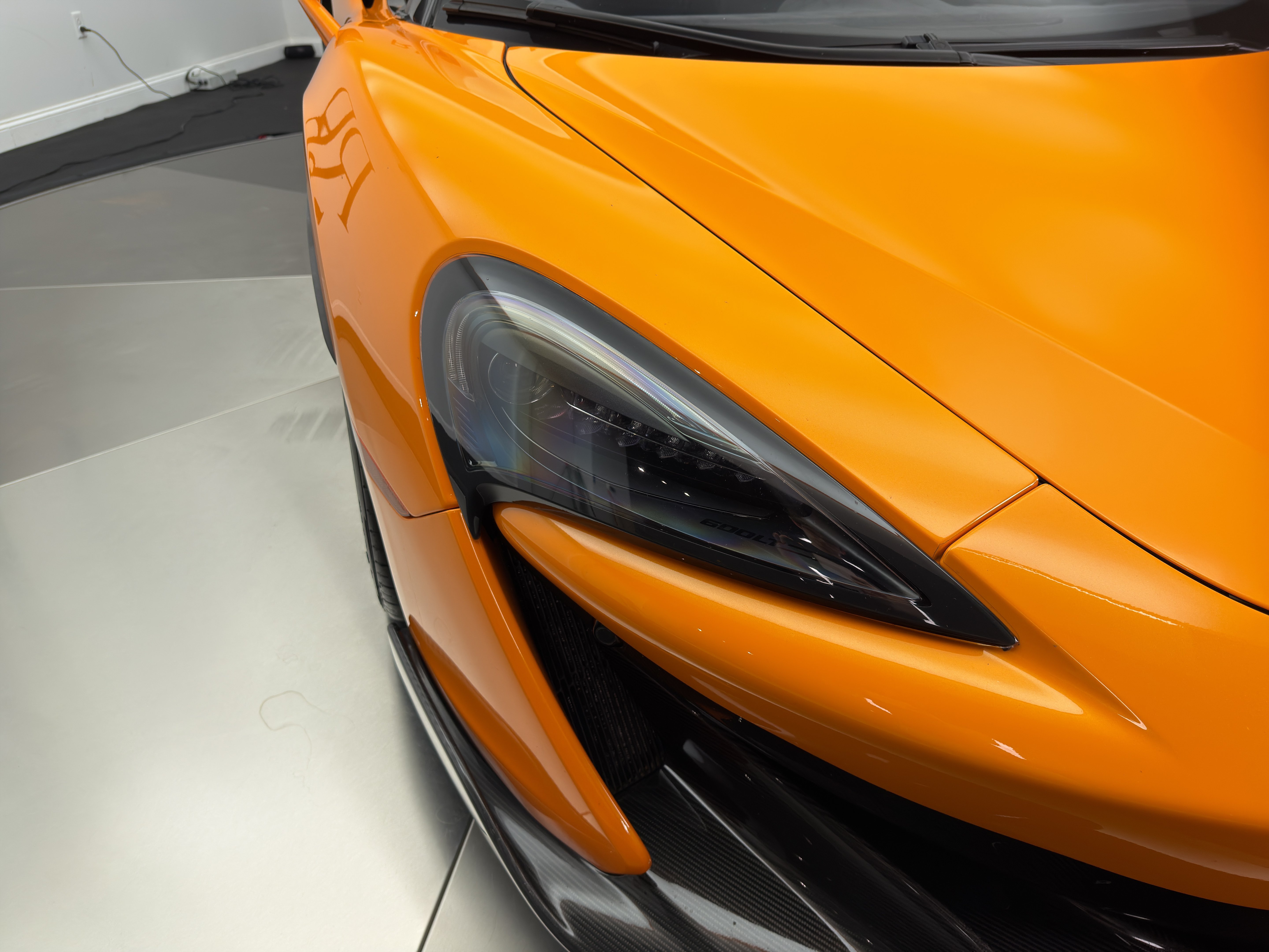 Used 2019 McLaren 600LT RWD image 10