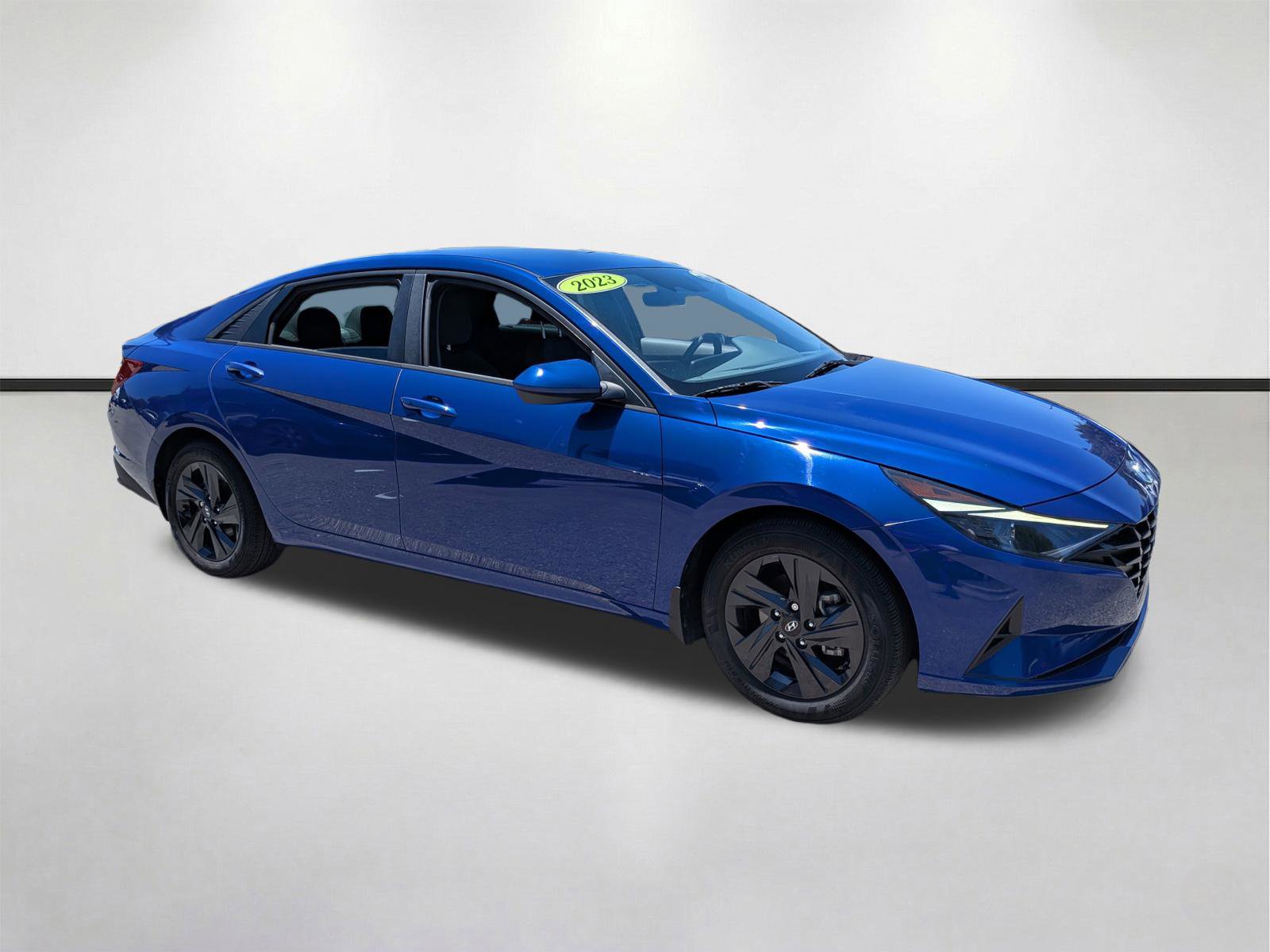 Used 2023 Hyundai Elantra SEL FWD image 2