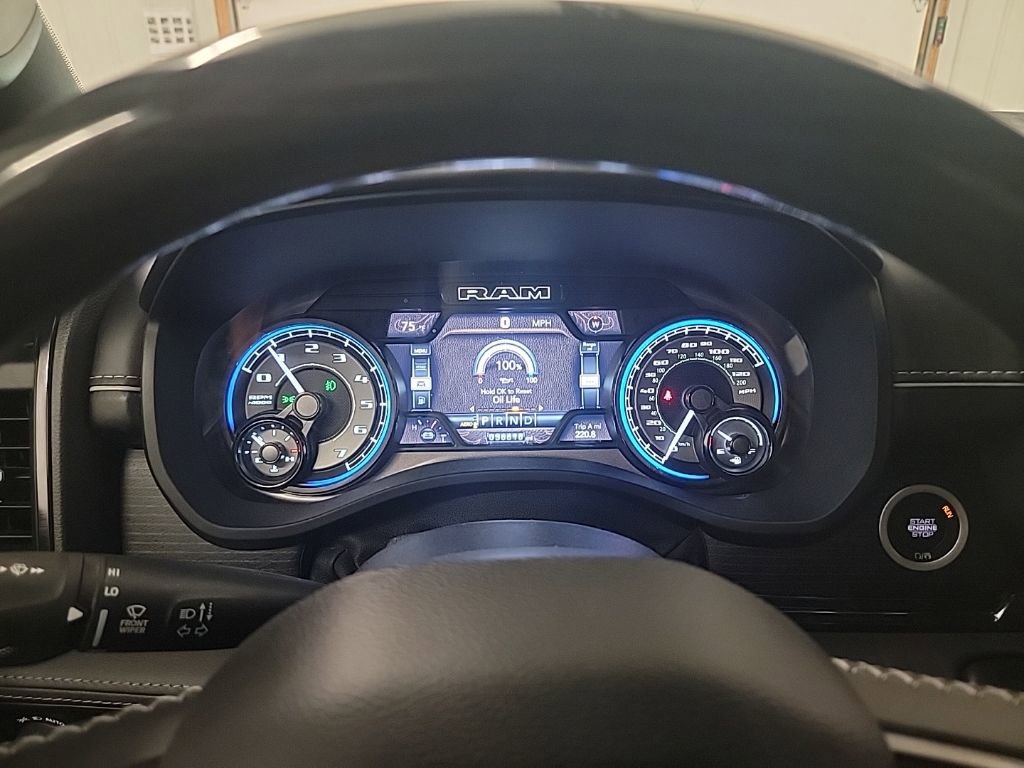 Used 2022 RAM 1500 Limited AWD/4WD image 17