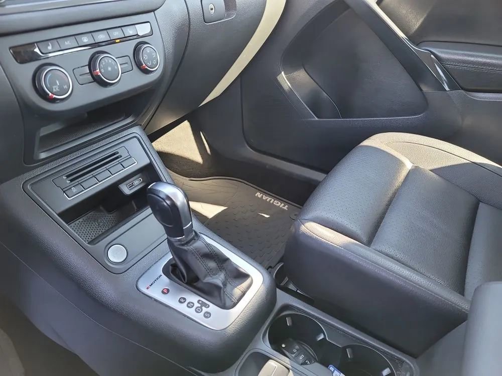 Used 2017 Volkswagen Tiguan S AWD/4WD image 17
