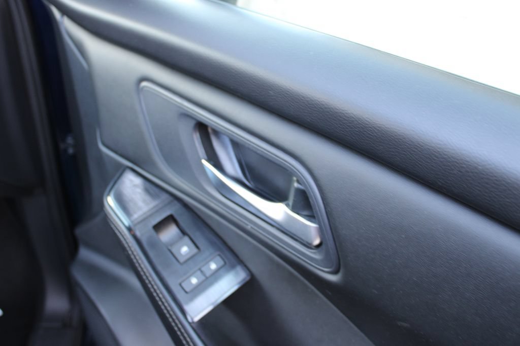 Used 2024 Nissan Rogue SV FWD image 21