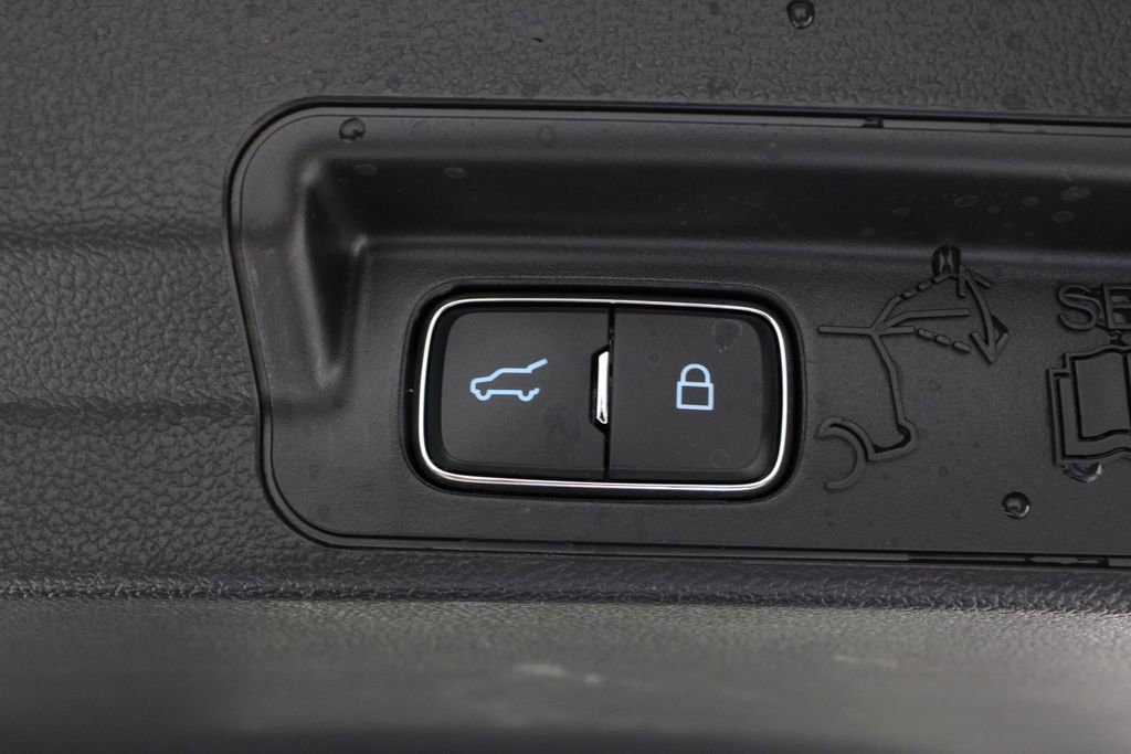 Used 2025 Ford Explorer Active image 15