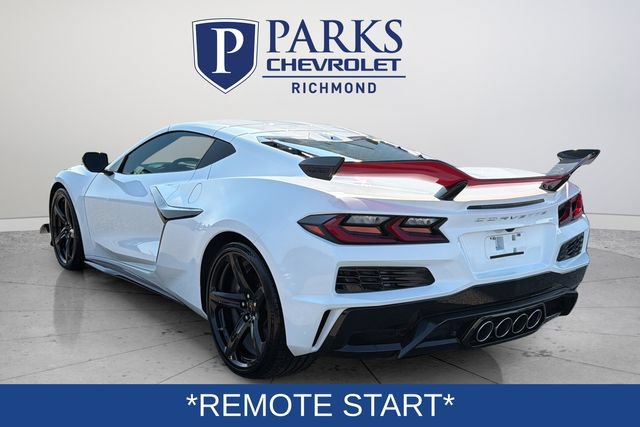 Used 2023 Chevrolet Corvette Z06 w/ Z07 Performance Package RWD image 6