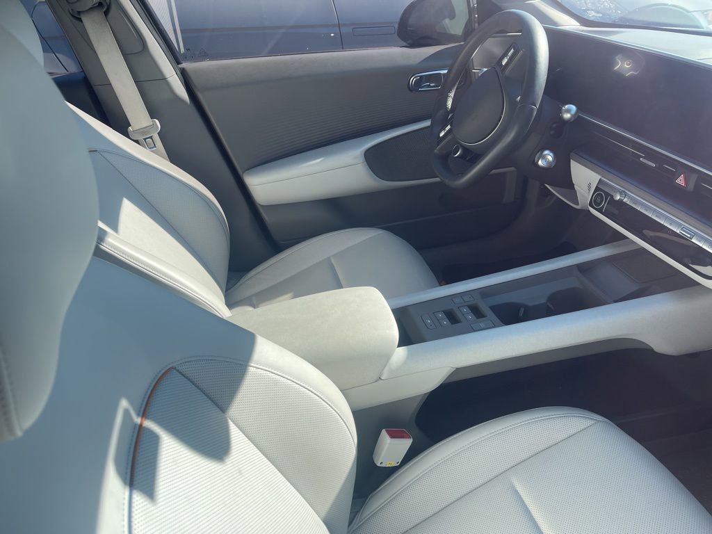 Used 2023 Hyundai Ioniq 6 Limited image 5