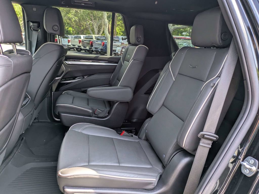 Certified 2026 Cadillac Escalade Sport w/ LPO, ONYX Package AWD/4WD image 17