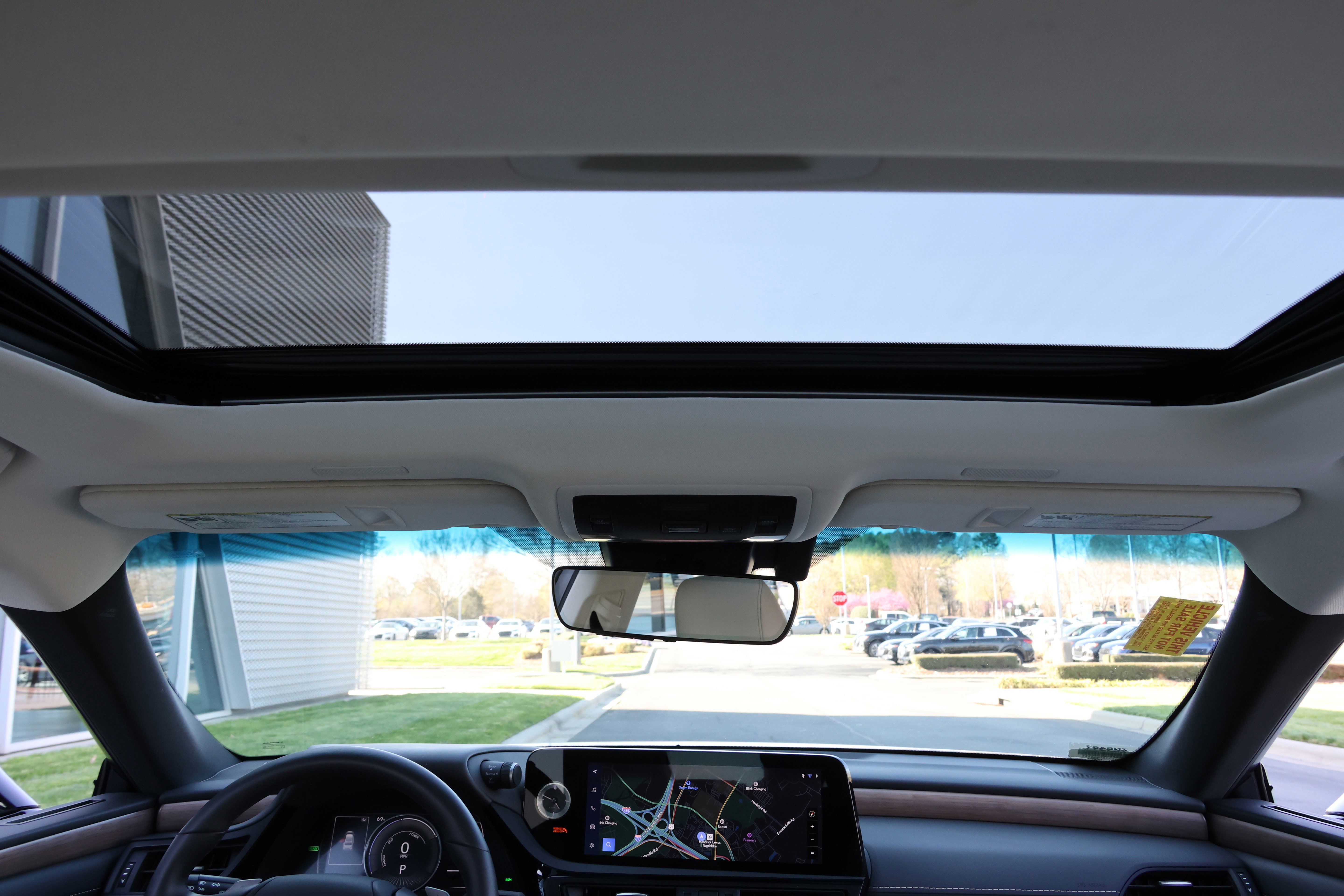 Used 2025 Lexus ES 300h w/ Premium Package image 29