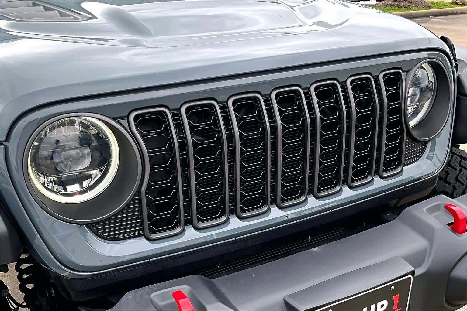 Used 2024 Jeep Gladiator Rubicon w/ Safety Group AWD/4WD image 28