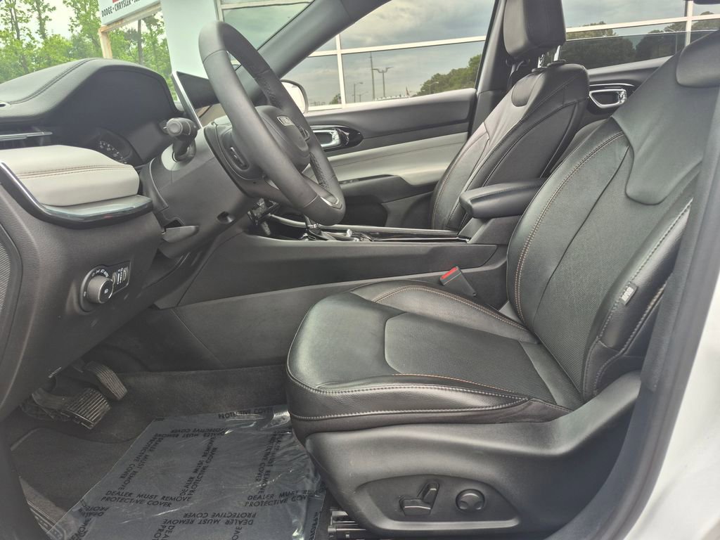 Used 2023 Jeep Compass Limited w/ Elite Group AWD/4WD image 2