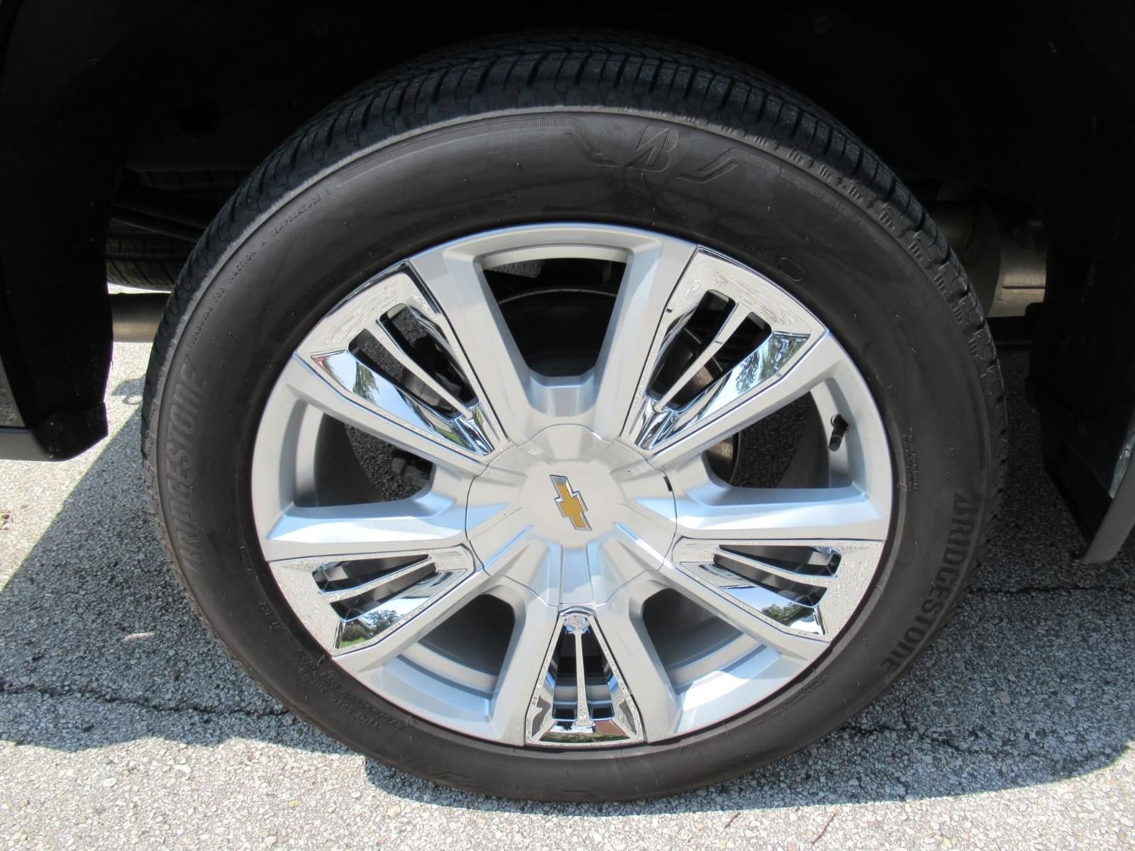 Used 2026 Chevrolet Silverado 1500 High Country w/ High Country Premium Package AWD/4WD image 9