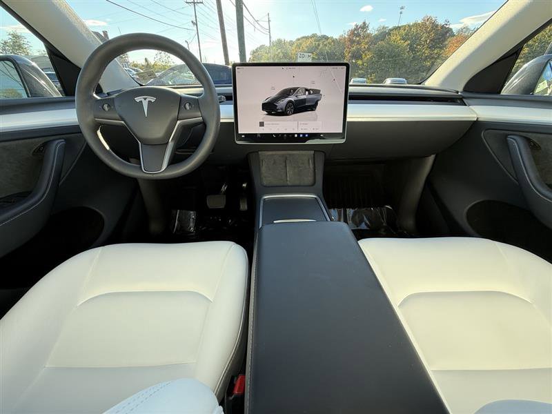 Used 2024 Tesla Model Y Long Range image 13