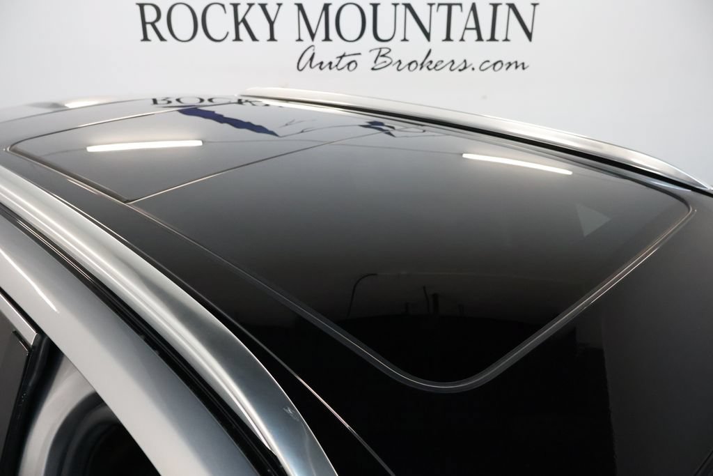 Used 2020 Lincoln Nautilus Reserve AWD/4WD image 12