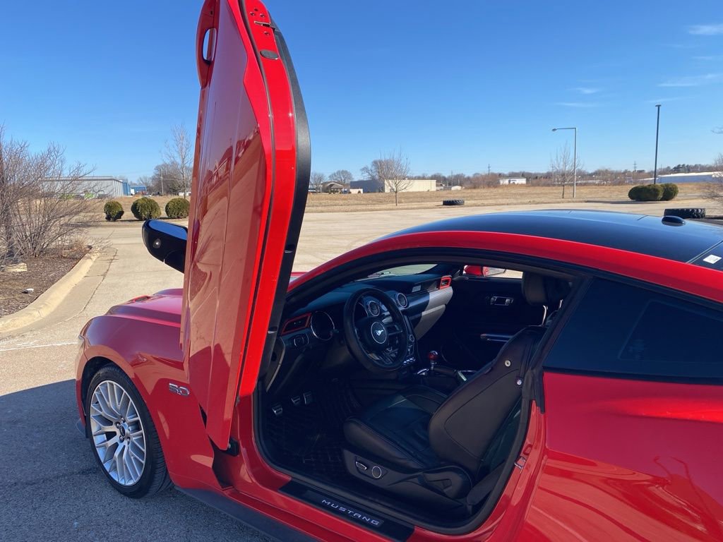 Used 2017 Ford Mustang GT Premium w/ GT Performance Package image 19