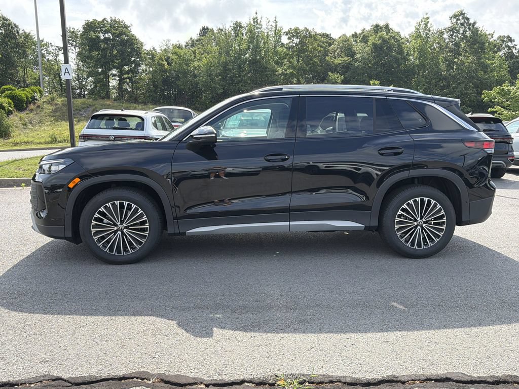 New 2026 Volkswagen Tiguan S FWD image 2