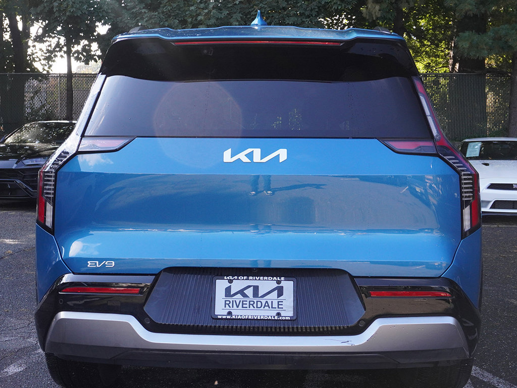 Used 2024 Kia EV9 Land AWD/4WD image 17