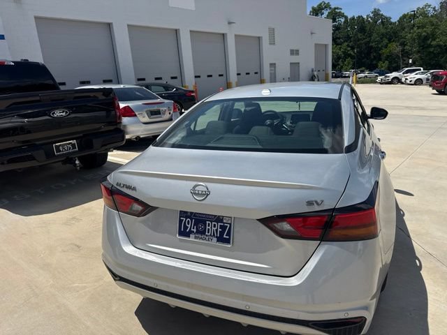 Used 2024 Nissan Altima 2.5 SV FWD image 12