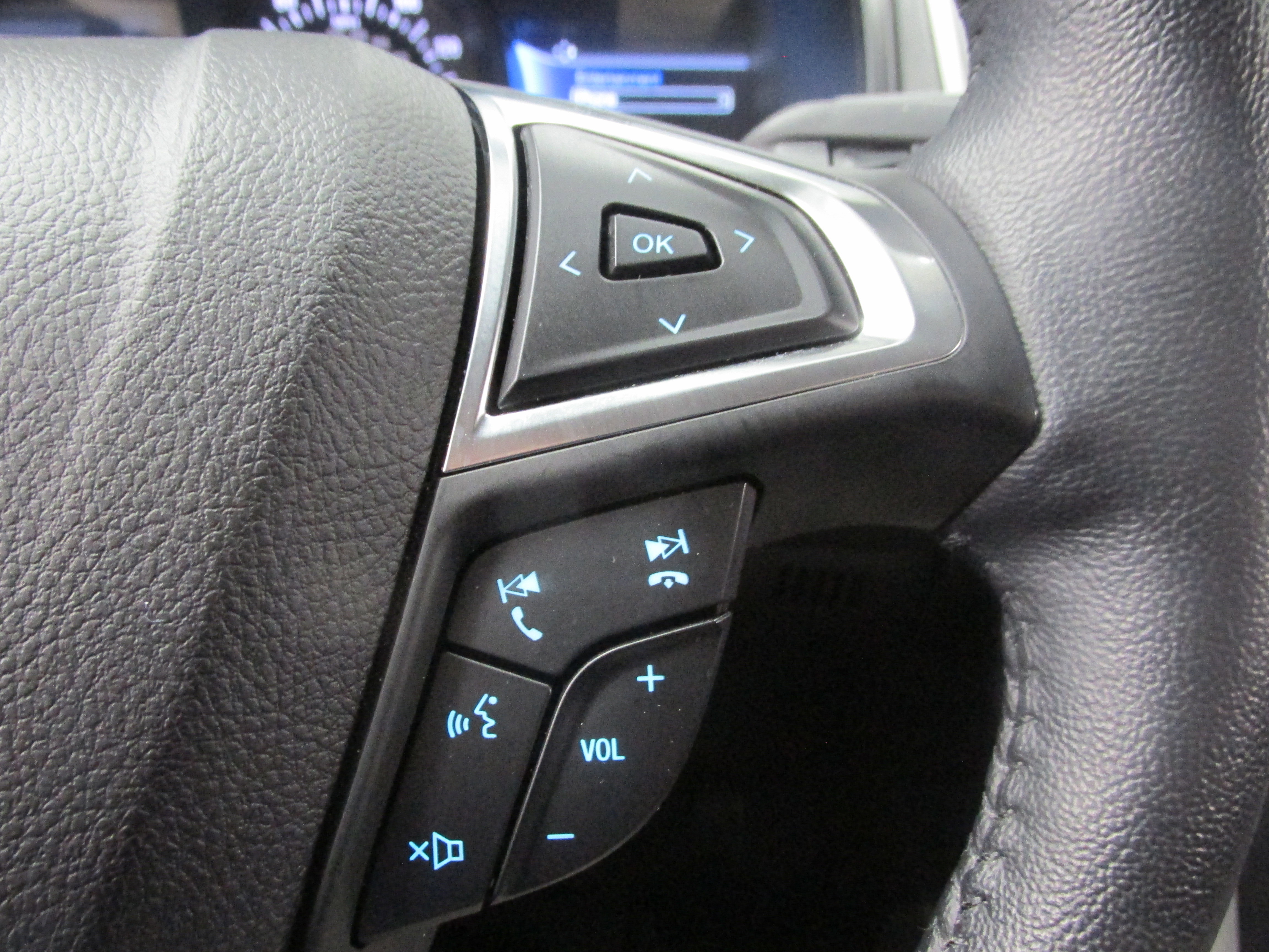 Used 2023 Ford Edge SEL w/ Convenience Package image 34
