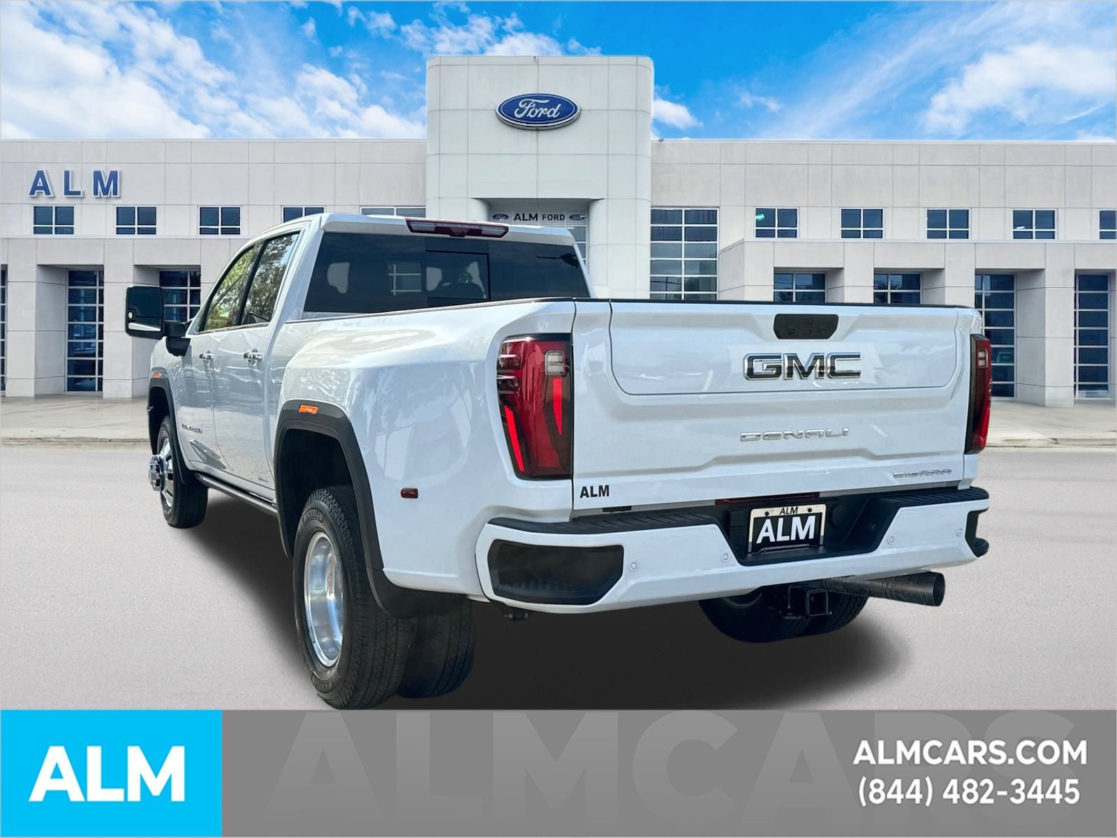 Used 2025 GMC Sierra 3500 Denali Ultimate image 9