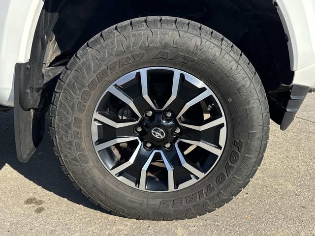 Used 2020 Toyota Tacoma TRD Sport w/ Technology Package image 7