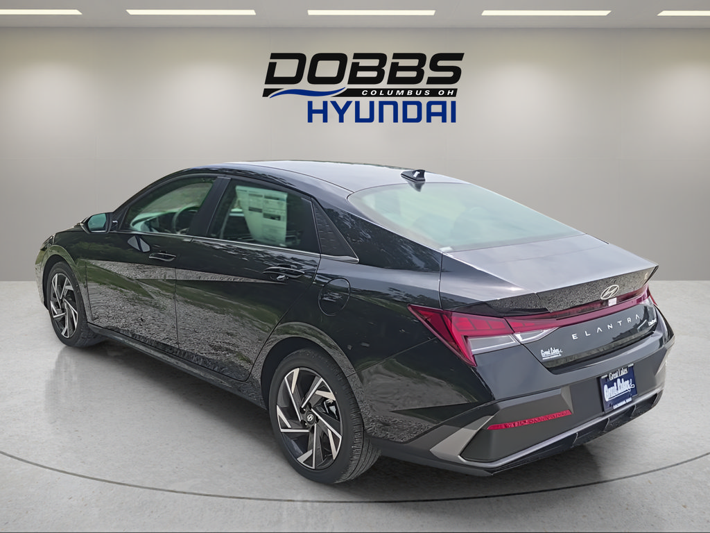 New 2026 Hyundai Elantra Limited FWD image 3