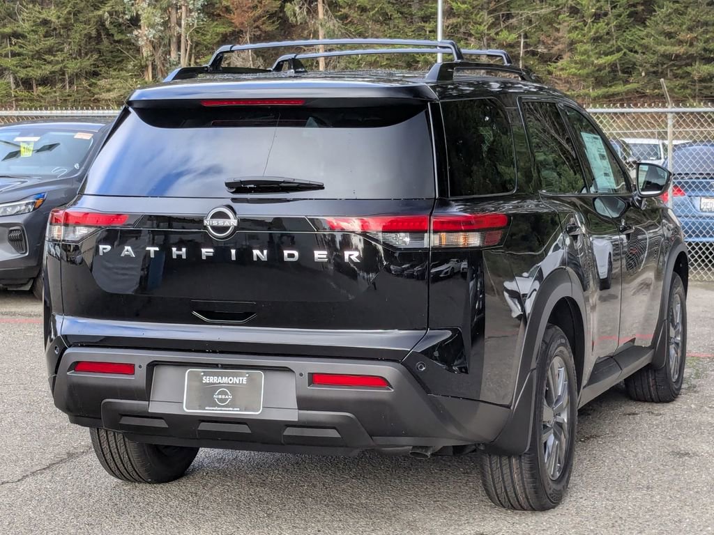 New 2025 Nissan Pathfinder SV image 5