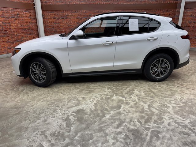 Used 2022 Alfa Romeo Stelvio Sprint video 2