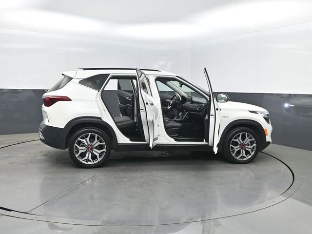 Used 2021 Kia Seltos SX w/ SX Sunroof Package image 40