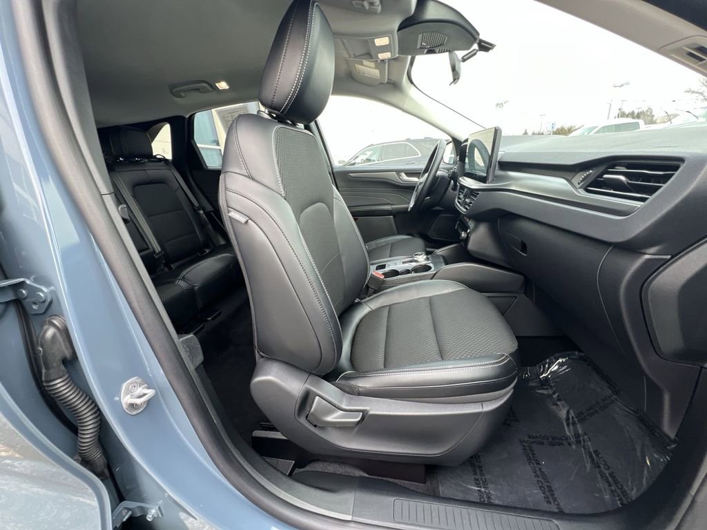 Used 2025 Ford Escape SE FWD image 27