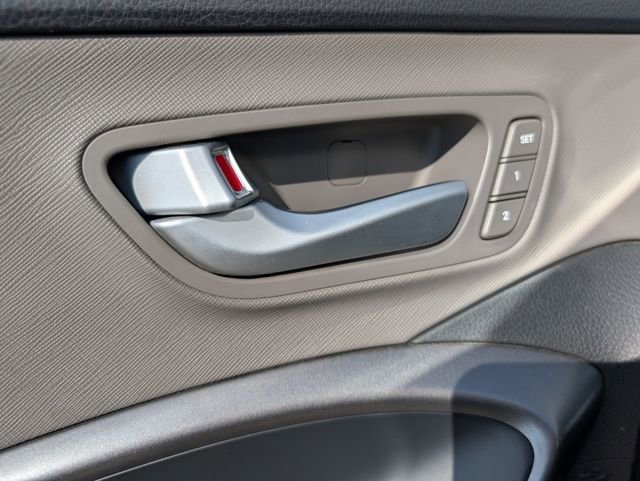 Used 2017 Hyundai Santa Fe Sport w/ 2.4L Tech Package 04 image 8