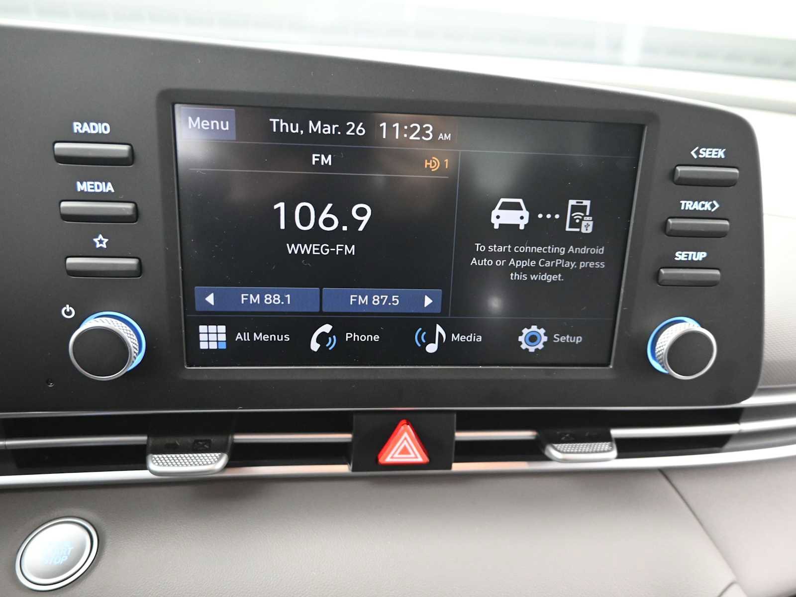 Certified 2025 Hyundai Elantra Sport image 18