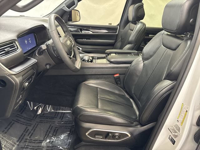 Used 2023 Jeep Wagoneer 4WD w/ Premium Group I image 10