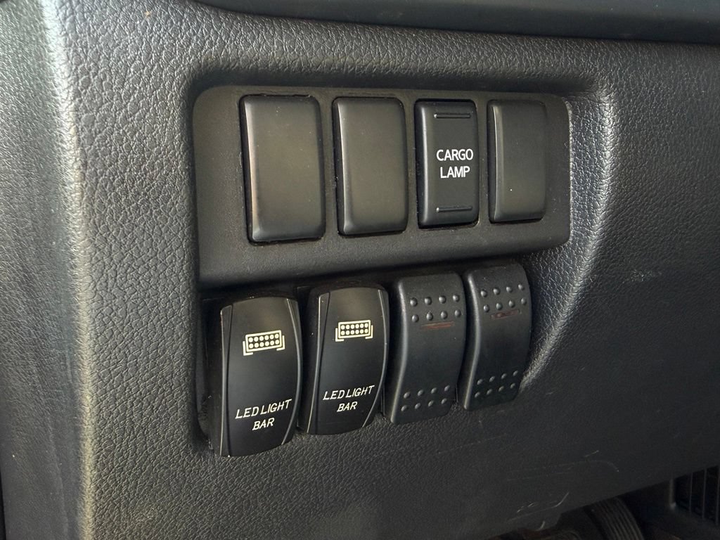 Used 2017 Nissan Titan S AWD/4WD image 16