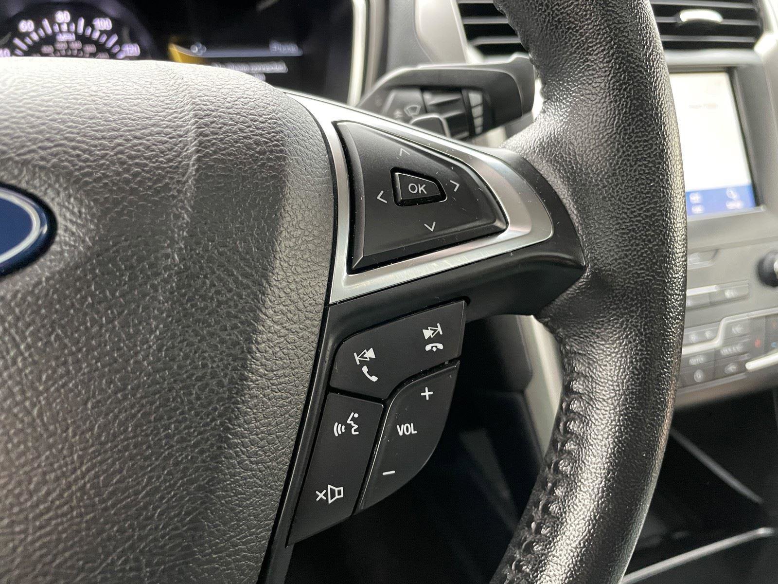 Used 2019 Ford Fusion SEL FWD image 16