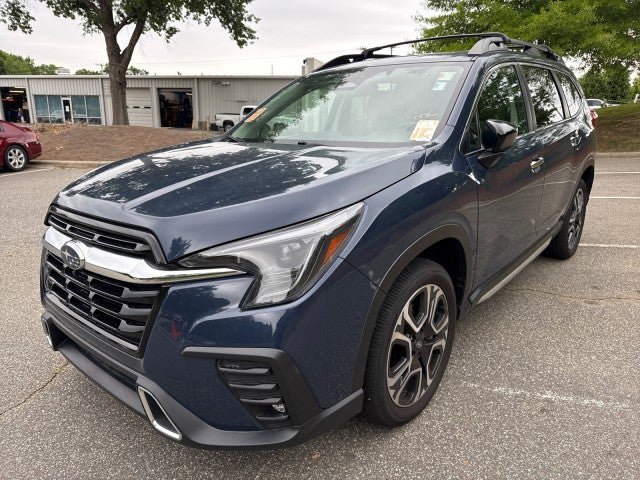 Used 2024 Subaru Ascent Touring AWD/4WD image 3