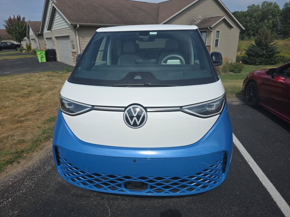 Used 2025 Volkswagen ID. Buzz Pro S Plus AWD/4WD image 19