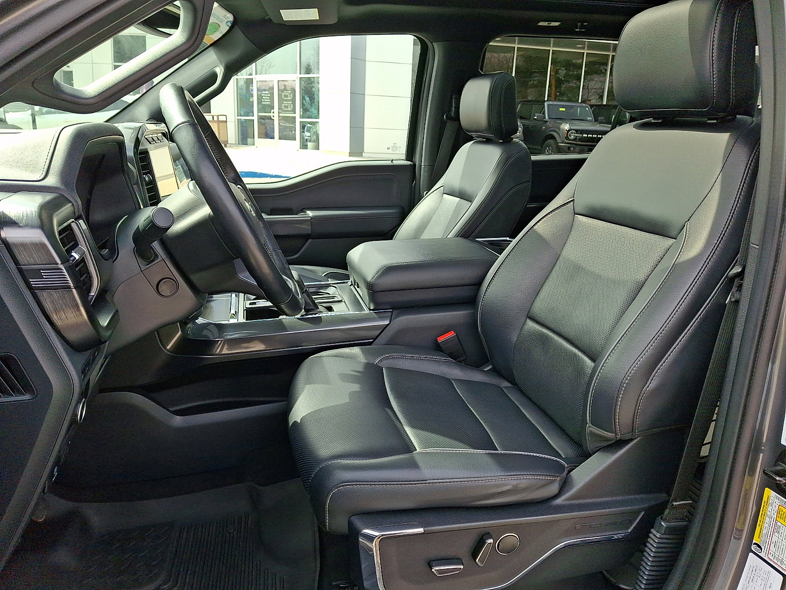 Certified 2023 Ford F150 Lariat w/ Equipment Group 502A High image 16