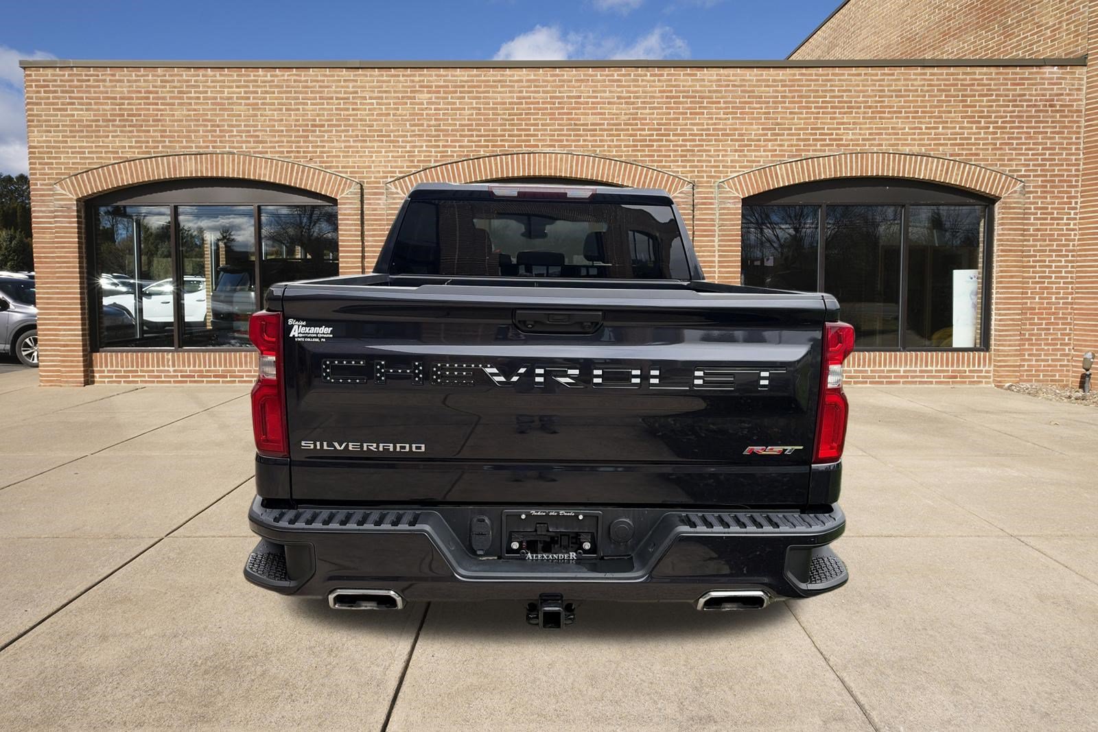 Used 2022 Chevrolet Silverado 1500 RST w/ Z71 Off-Road Package AWD/4WD image 4