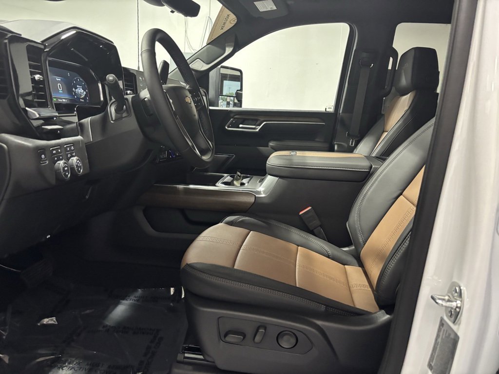 New 2025 Chevrolet Silverado 3500 High Country w/ Technology Package image 27