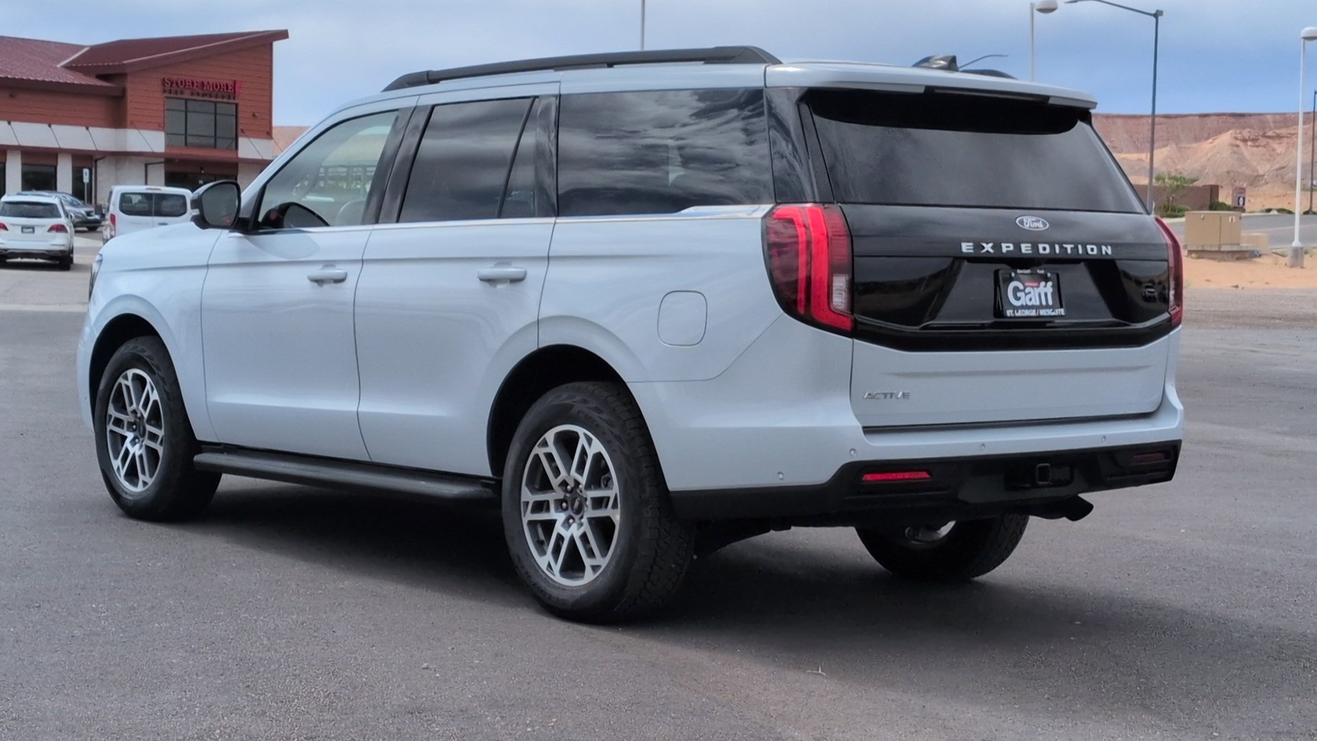Used 2025 Ford Expedition Active AWD/4WD image 5