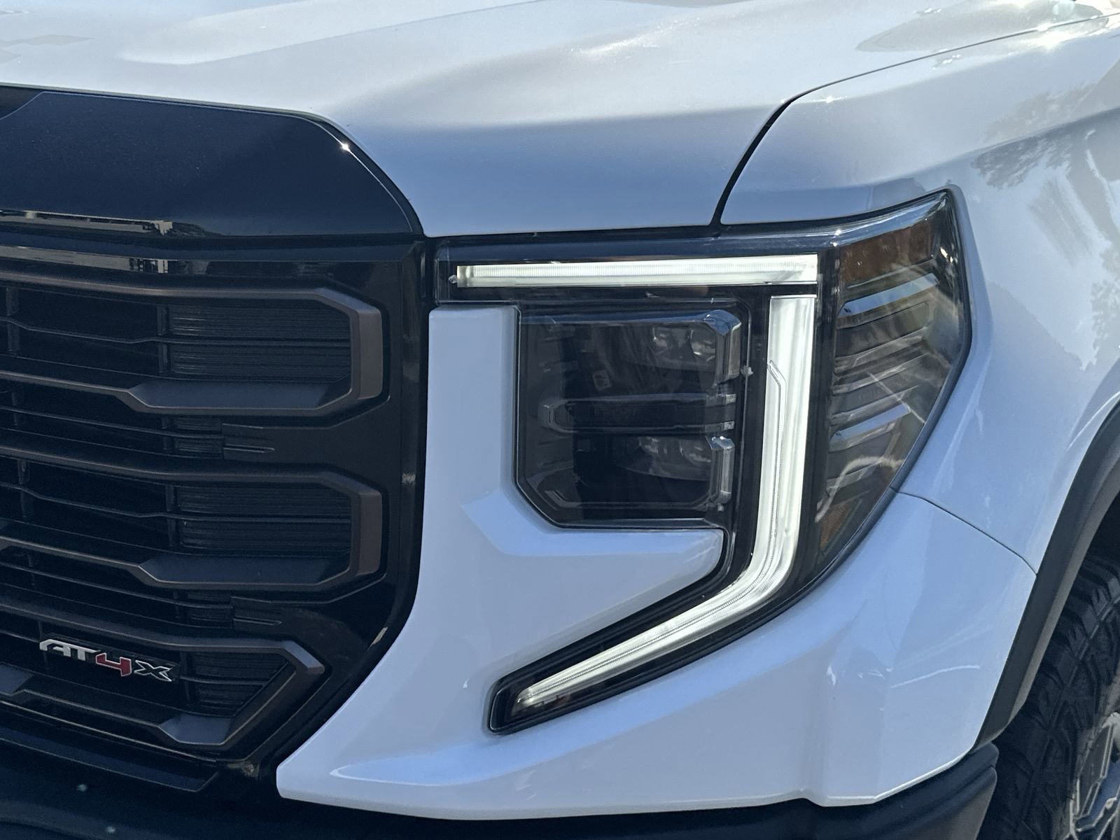 Used 2024 GMC Sierra 1500 AT4X AWD/4WD image 11