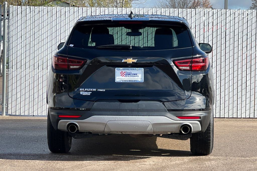 Used 2025 Chevrolet Blazer LT image 5